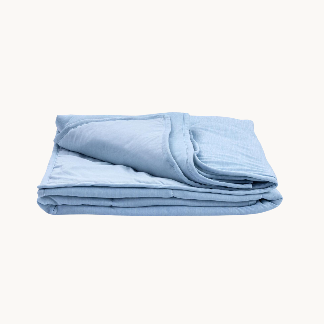 Profitez de la fraîcheur pendant les nuits d'été avec la couette d'été Blue Cell