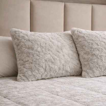 Y-NOT kussenslopen Pom Pom Fur Greige 60x70cm 2-Pack