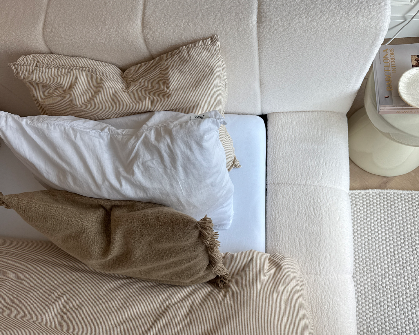 Adore Ledikant Deluxe - Modern laag zweefbed - Nº11 - Pearl Ivory