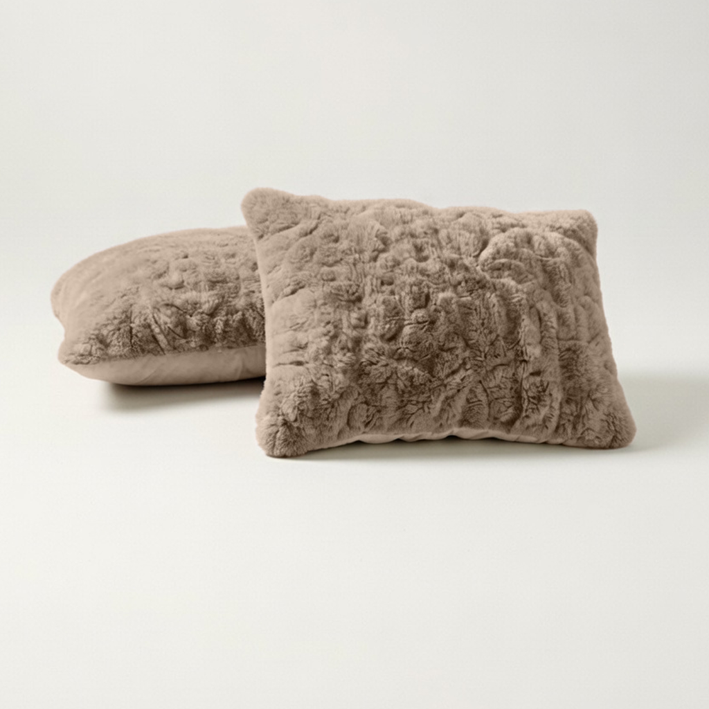 Y-NOT kussenslopen  Pom Pom Fur Taupe 60x70cm 2-Pack
