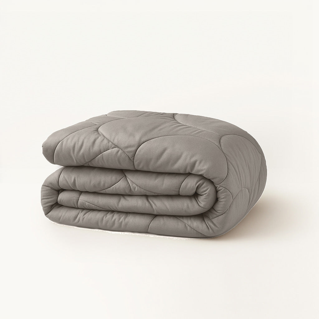 Dekbed zonder overtrek 140x220 in taupe kleur van mat satijn stof