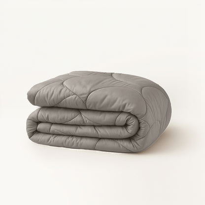 Dekbed zonder overtrek 140x220 in taupe kleur van mat satijn stof
