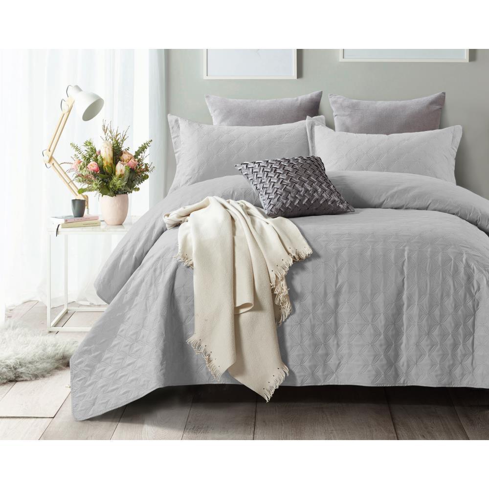 Bedsprei Chrone Zilver 260x250 - Y-NOT | be different