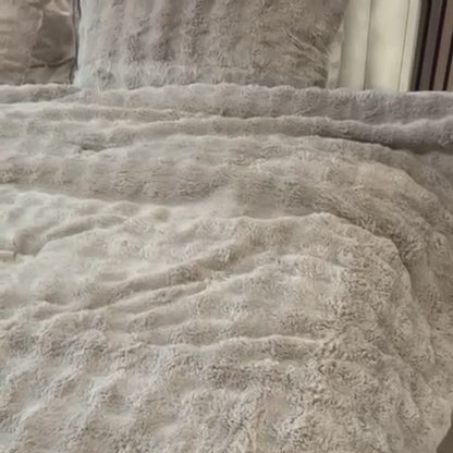 Y-NOT Pom Pom Fur Dekbed Taupe